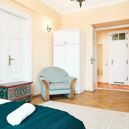 Welcoming Smocza Street Apartment